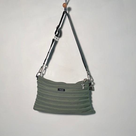 BAM BAGS Green Zipper Adjustable Shoulder Strap West/East Top Zip Urban/Work Bag - Picture 3 of 9